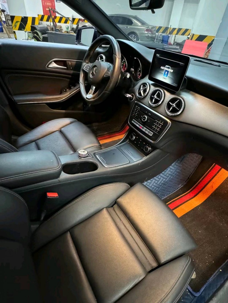 成都17年奔驰CLA5