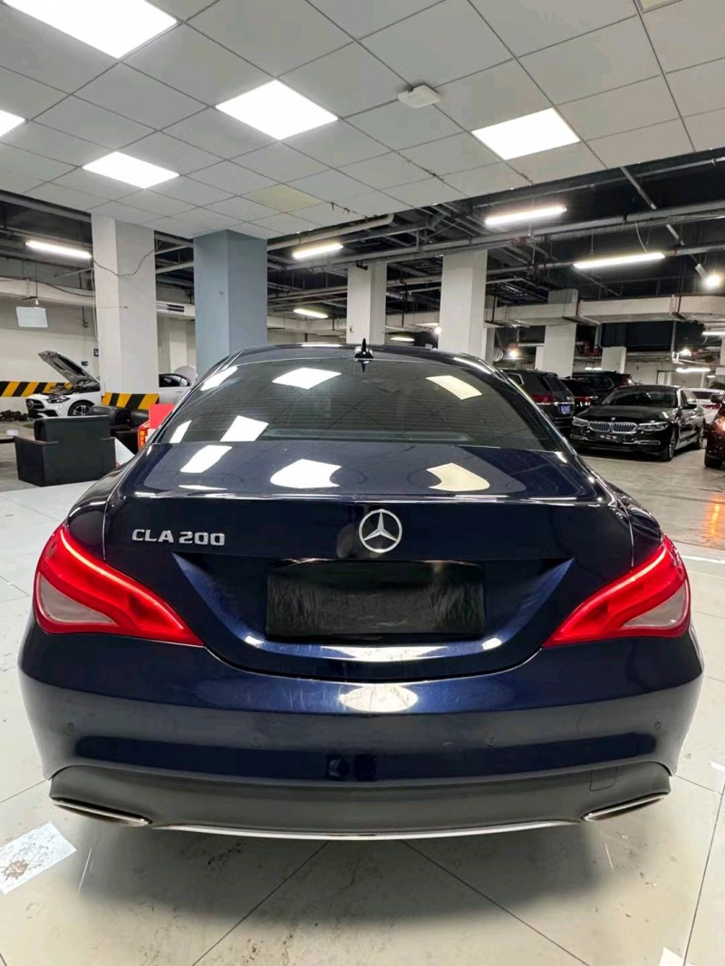 成都17年奔驰CLA9