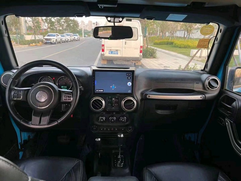 武汉18年Jeep牧马人4