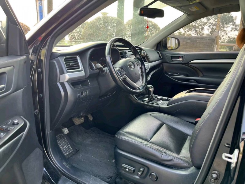 佛山17年丰田汉兰达4