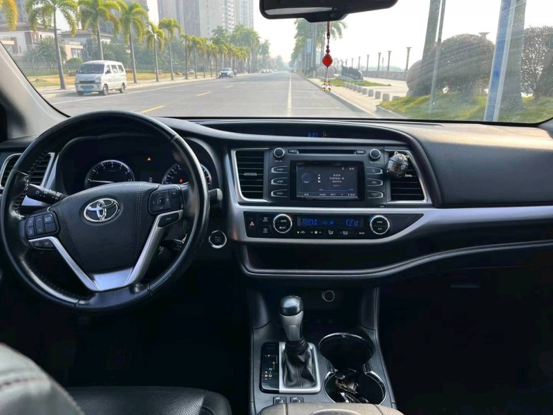 佛山17年丰田汉兰达6