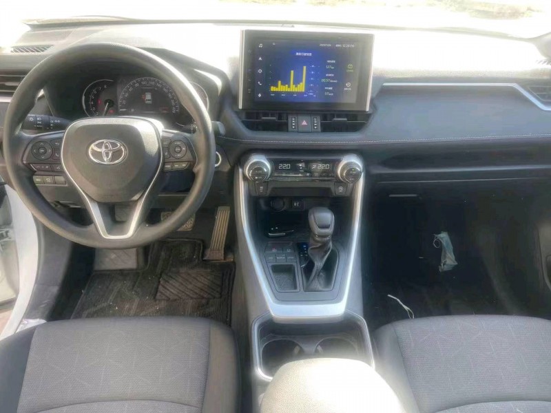 邯郸22年丰田RAV4荣放8