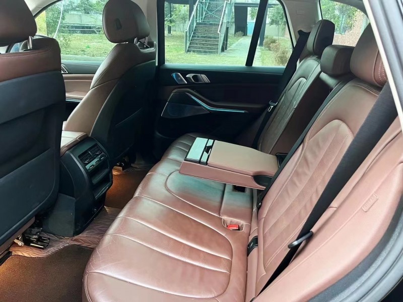 济宁19年宝马X58