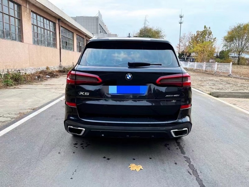 济宁19年宝马X59