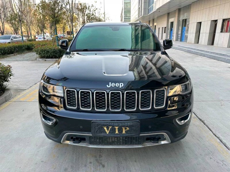 济宁19年Jeep大切诺基1