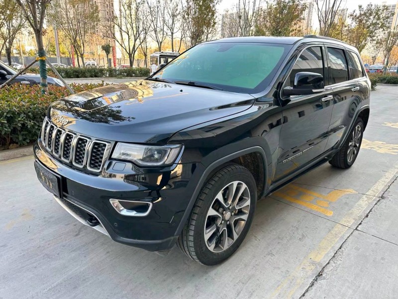 济宁19年Jeep大切诺基3