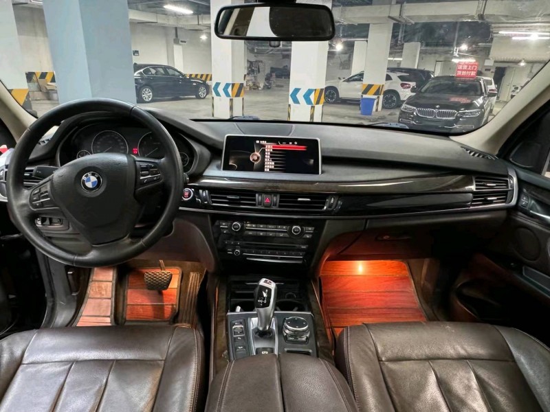 成都16年宝马X54