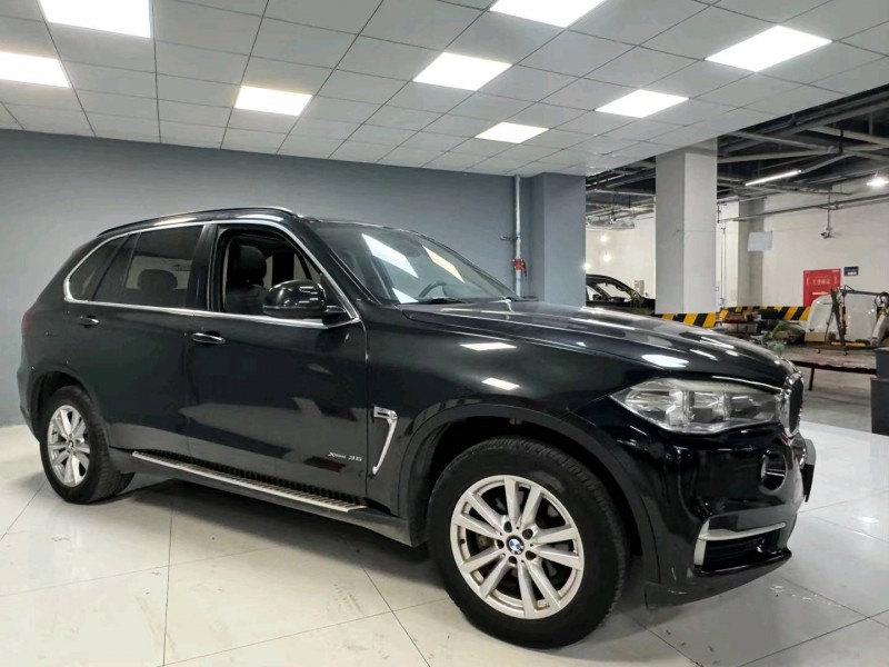 成都16年宝马X56