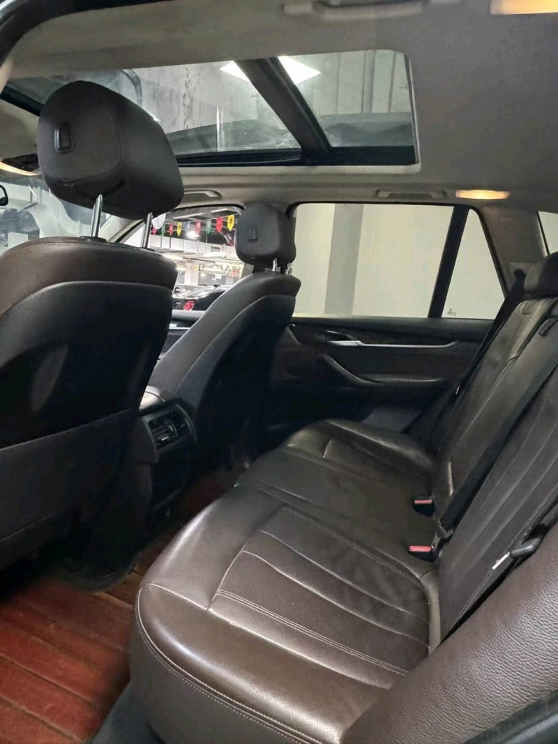 成都16年宝马X59