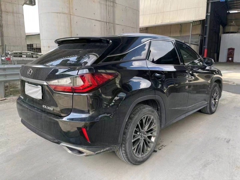 珠海20年雷克萨斯RX7