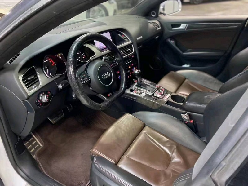 成都13年奥迪S54