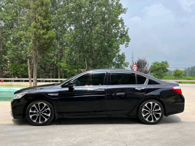 菏泽13年本田雅阁3