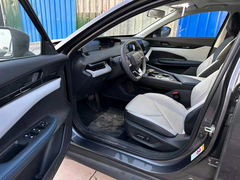 淄博23年长安汽车UNI-V7