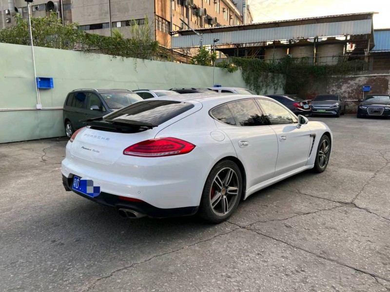 广州13年保时捷帕拉梅拉9