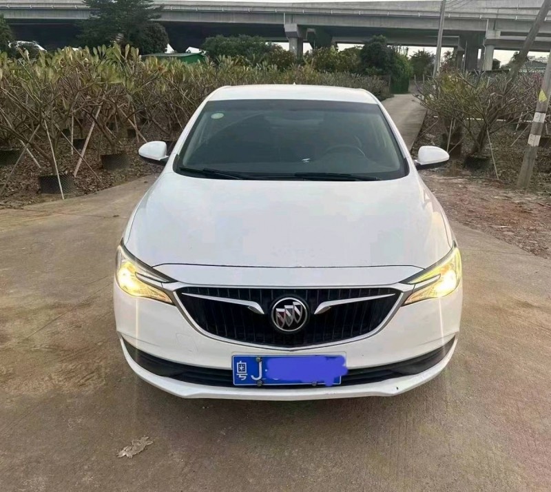 珠海18年别克英朗1