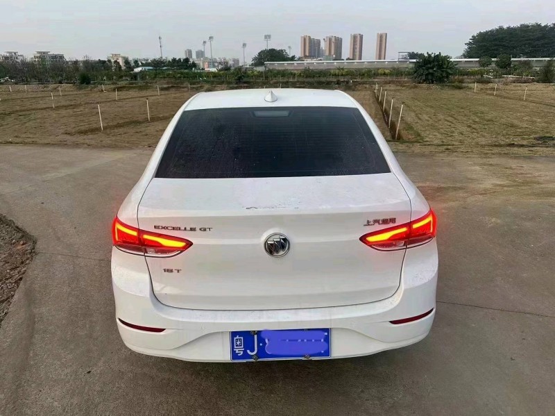 珠海18年别克英朗4