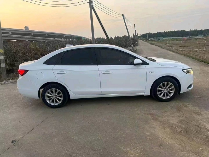 珠海18年别克英朗8