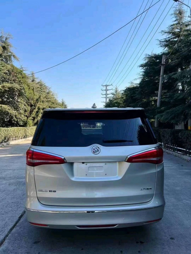 东营17年别克GL82