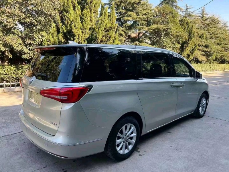 东营17年别克GL88