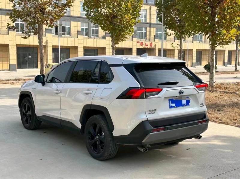 枣庄22年丰田RAV4荣放6