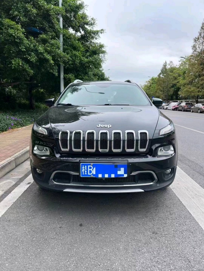 梧州17年Jeep自由光1