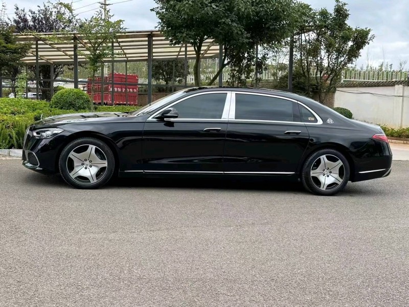 佛山22年奔驰迈巴赫S级3