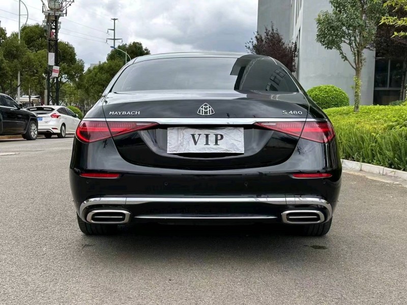 佛山22年奔驰迈巴赫S级7