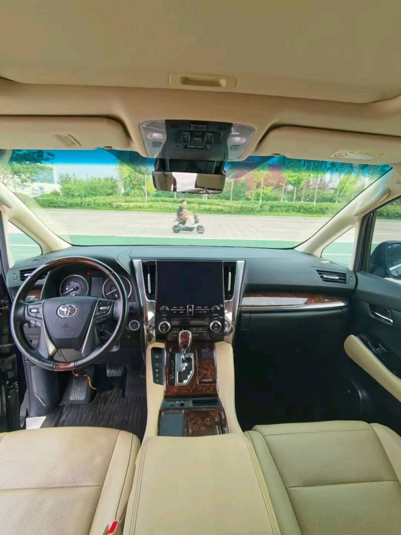 佛山21年丰田埃尔法4