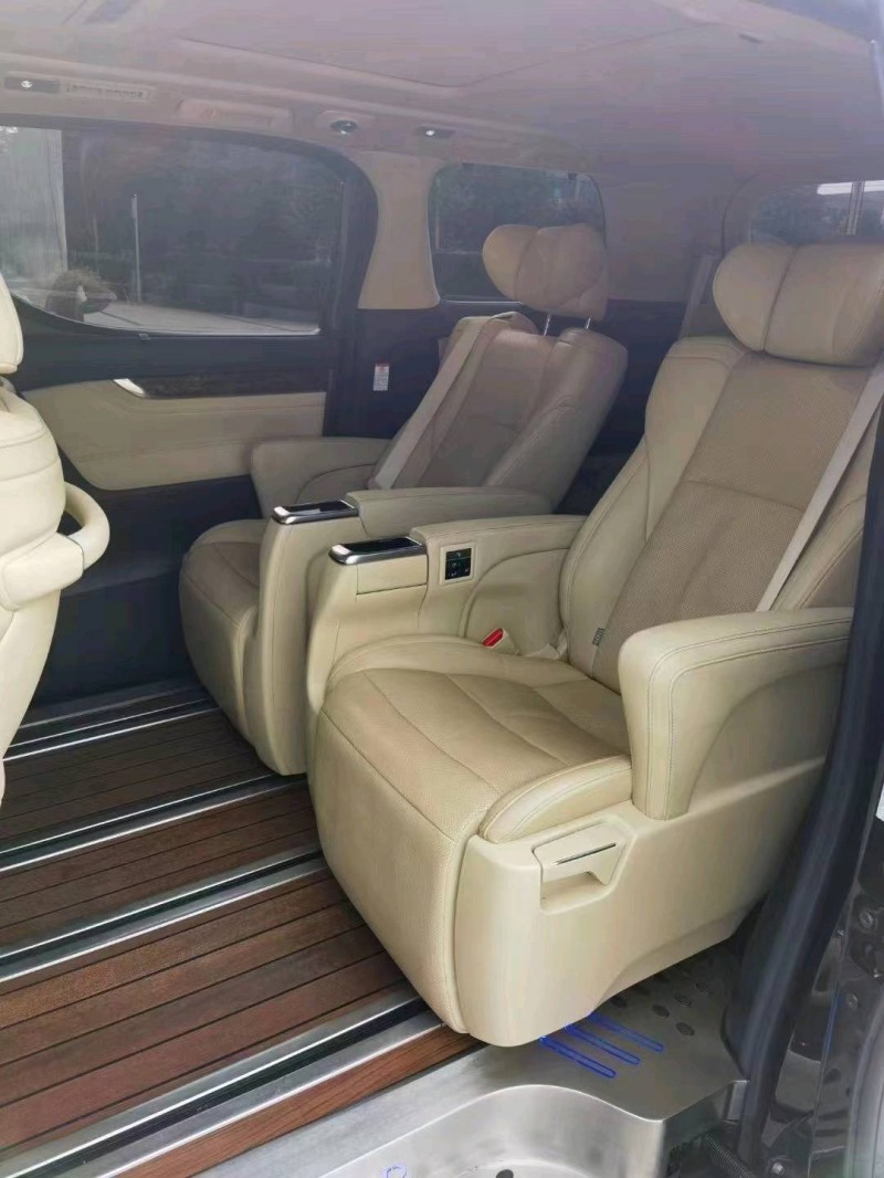 佛山21年丰田埃尔法5