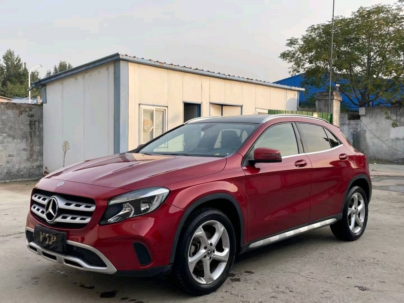 济宁19年奔驰GLA3