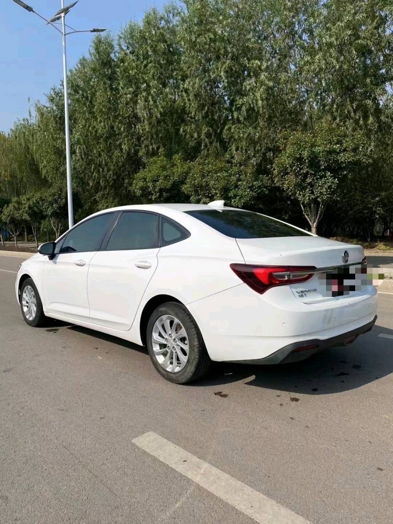 枣庄21年别克威朗8