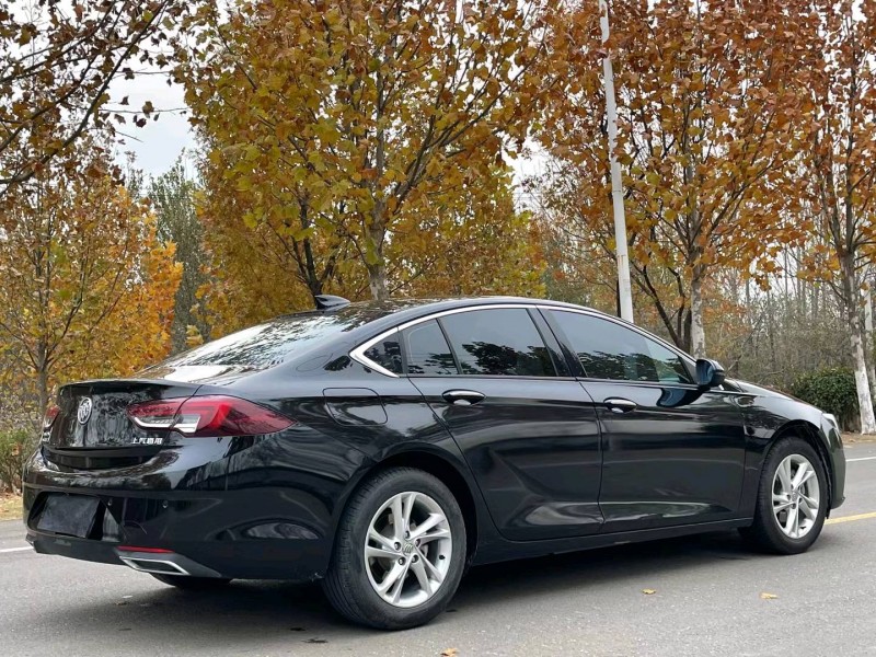 徐州21年别克君威7