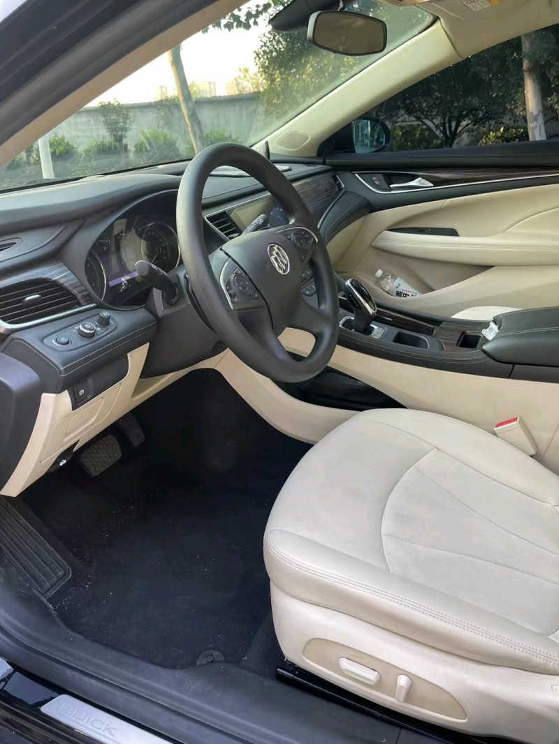 徐州20年别克君越4