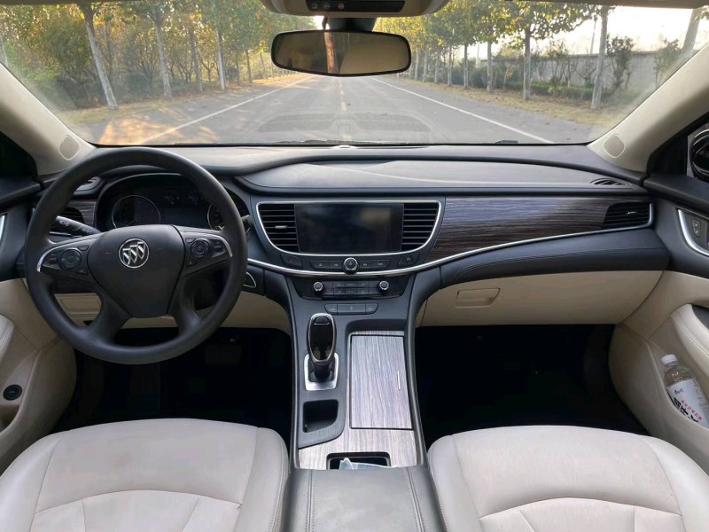 徐州20年别克君越5