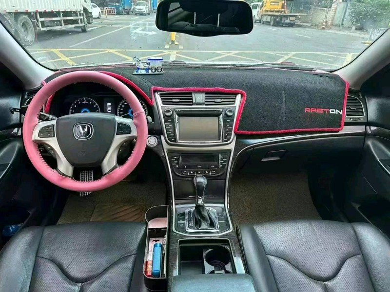 广州14年长安汽车睿骋3