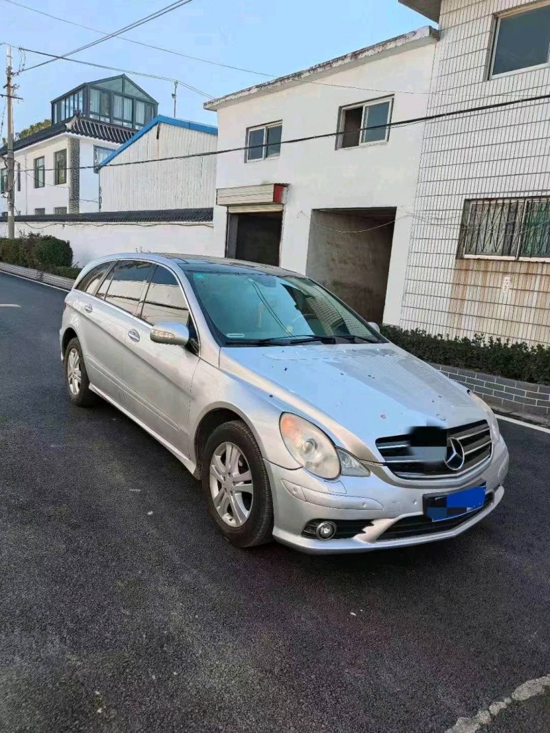 东营09年奔驰R8