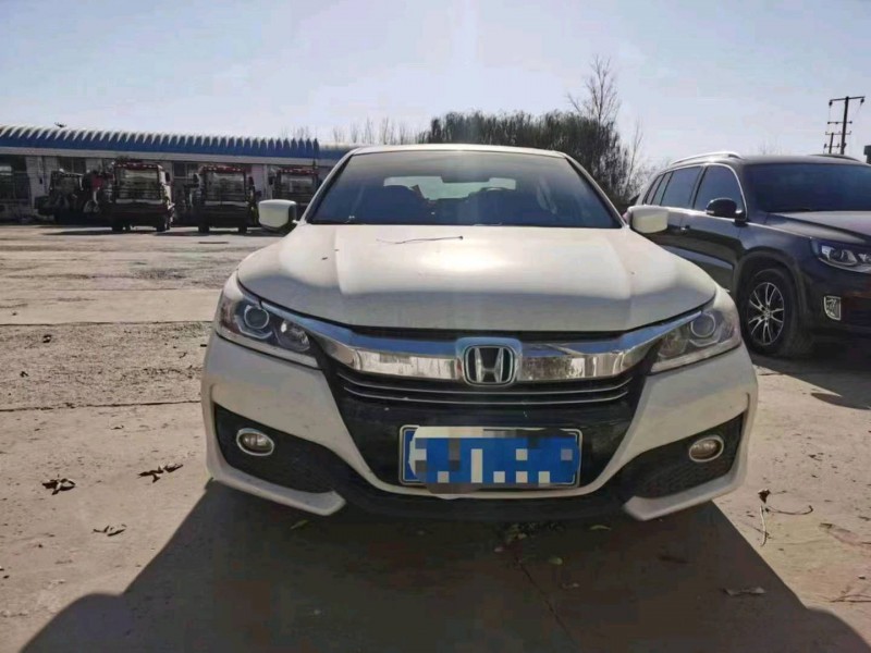 汕头18年本田雅阁1