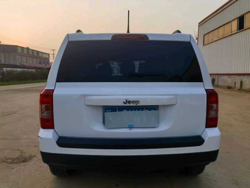 徐州15年Jeep自由客9