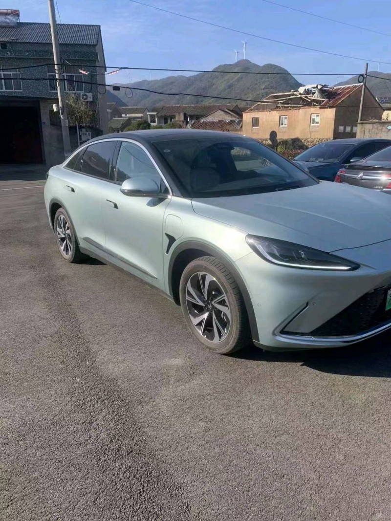 湖州23年极狐汽车阿尔法3