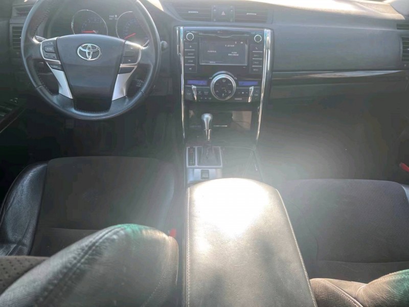 潍坊14年丰田锐志4