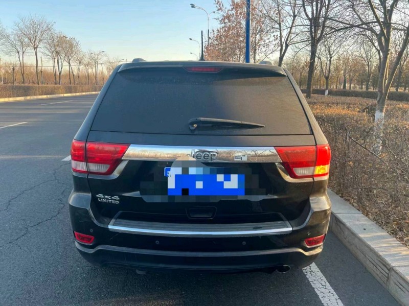 淄博13年Jeep大切诺基3