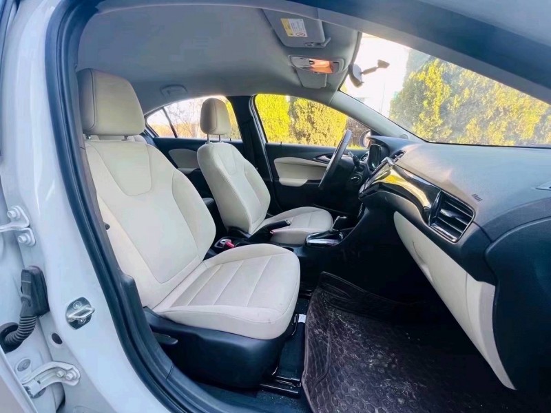 东营23年别克凯越4