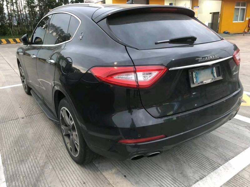 潍坊17年玛莎拉蒂Levante8