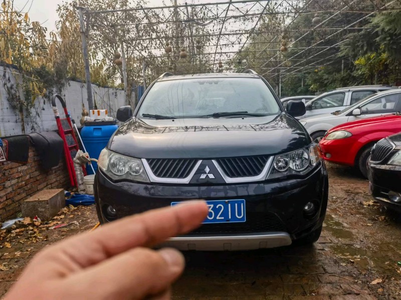 潍坊07年三菱欧蓝德1