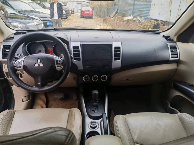 潍坊07年三菱欧蓝德9