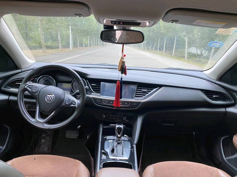 徐州17年别克君威6