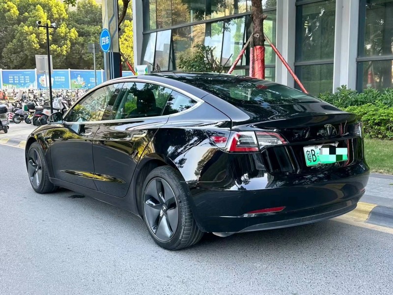 廣州19年特斯拉MODEL 39