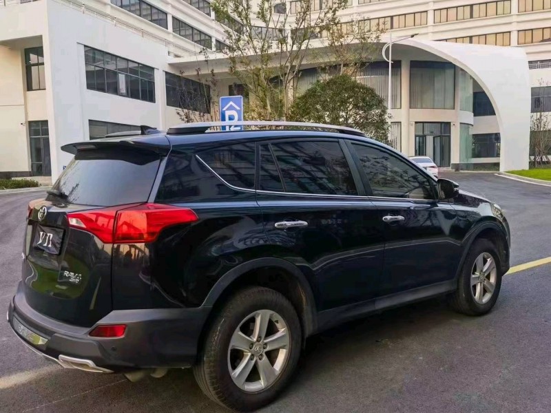 嘉兴15年丰田RAV4荣放4