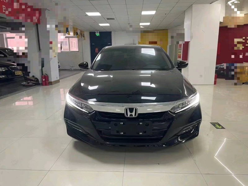 邢台19年本田雅阁1