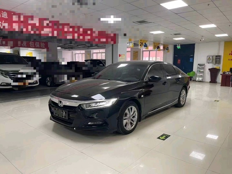 邢台19年本田雅阁3